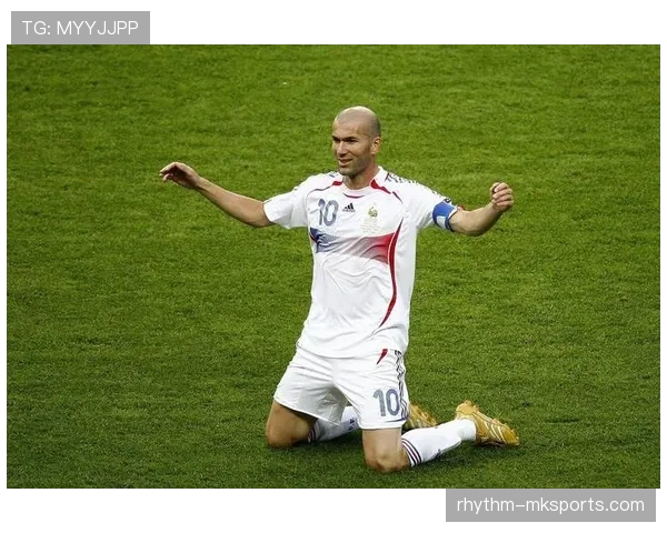 齐达内战术灵活性彰显足球智慧，助力球队表现全面提升